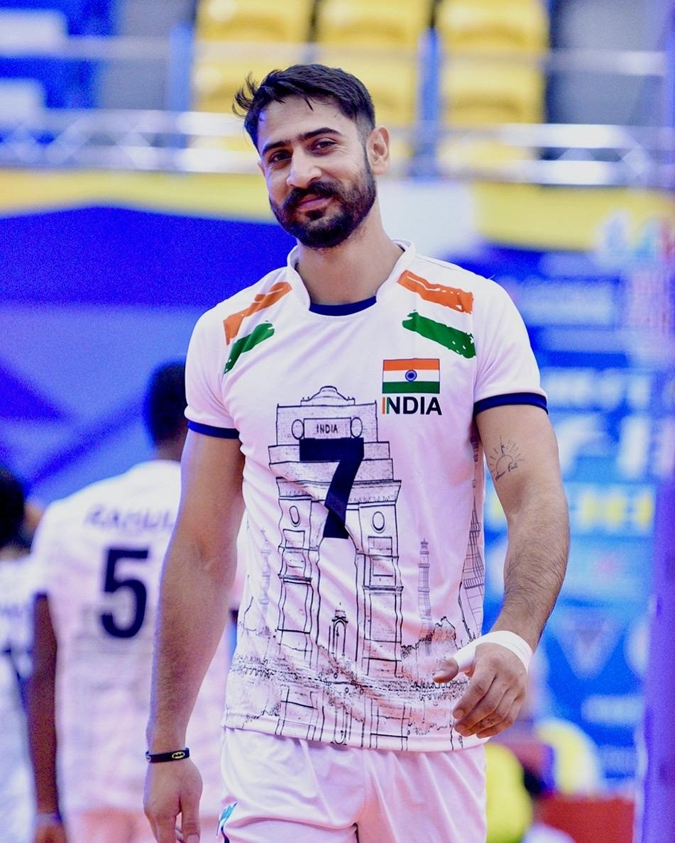 Poonch spiker Saqlain sole J&K name in national volleyball probables
