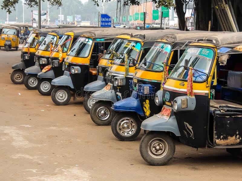 Passengers Allege Arbitrary Fare Hikes by Auto, Magic and Sumo Drivers in Bandipora