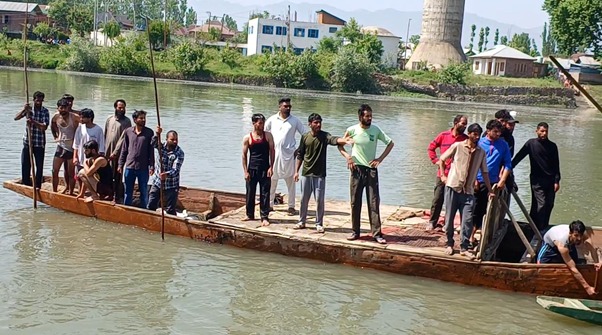 Three youths drown in Jhelum in Hajin while washing tents