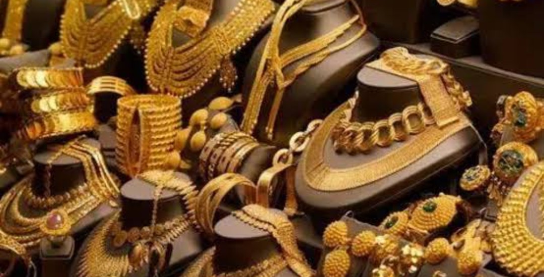 Markets tumble at open; Jewellery stocks sink after PM Modi's advice on not buying gold