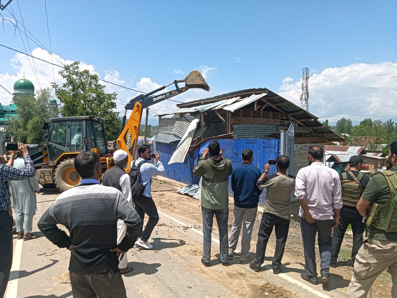 Police Demolish Drug Peddler’s House in Langate
