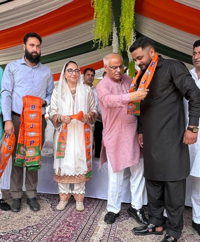 Workers From NC, Other Parties Join BJP in Srinagar