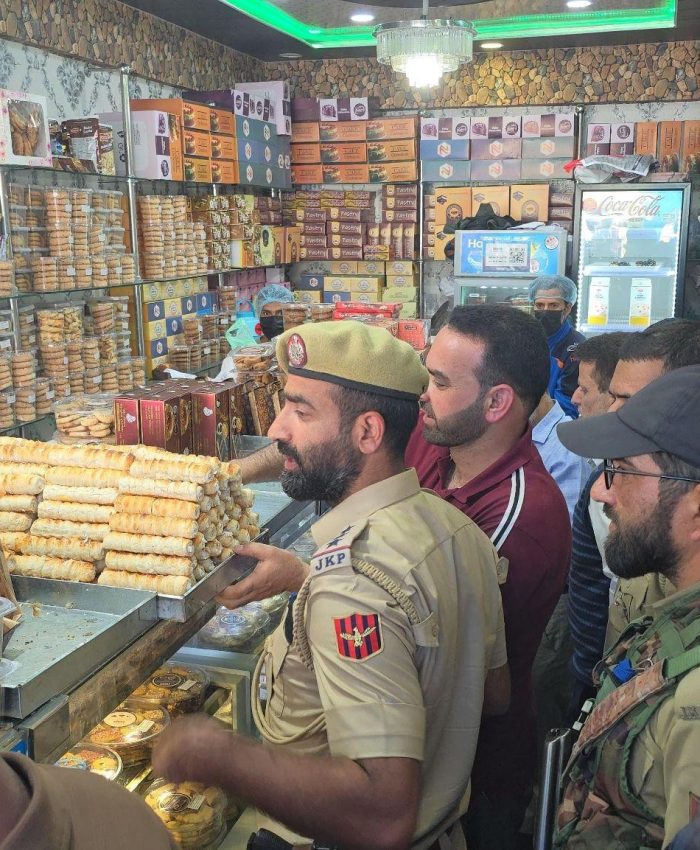 Inflation Dulls Eid-ul-Adha Shopping Rush in Kashmir