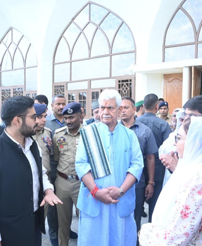 LG reviews Eid facilities at Dargah Hazratbal