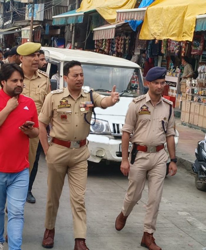 Admin Launches Joint Drive to Ease Congestion in Srinagar City