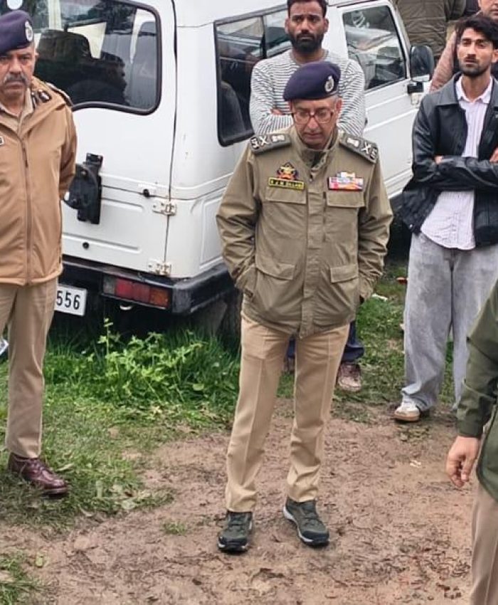 DGP, IGP,Top Officials reach Gulmarg after Gondola scare leaves 300 tourists stranded