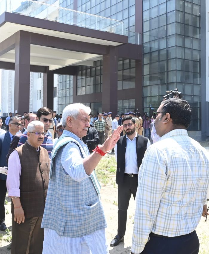 LG inspects SASB Yatri Niwas at Pantha Chowk