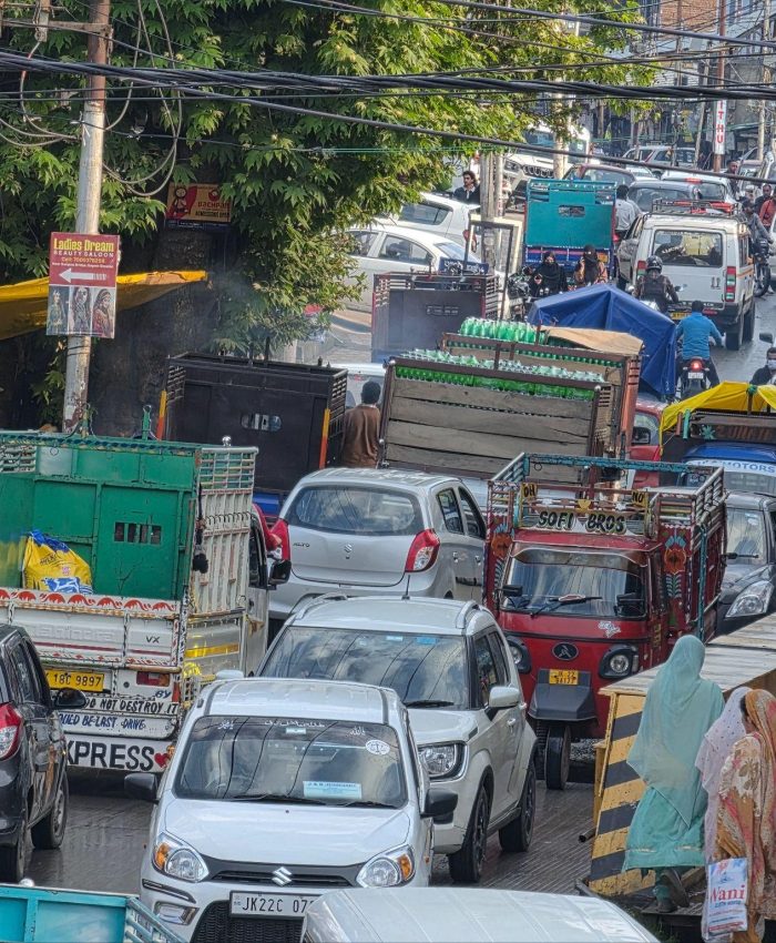 Traffic Congestion Turns Shopian Commute Into Daily Ordeal