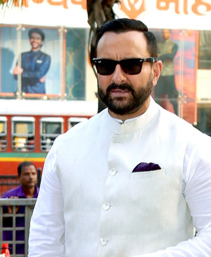 Saif Ali Khan interacts with Army jawans near LoC in Uri