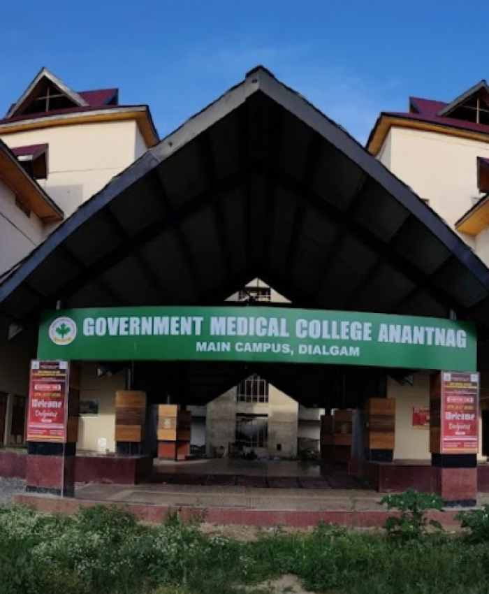 GMC Anantnag Summons Students Over Intern Stipend Protest