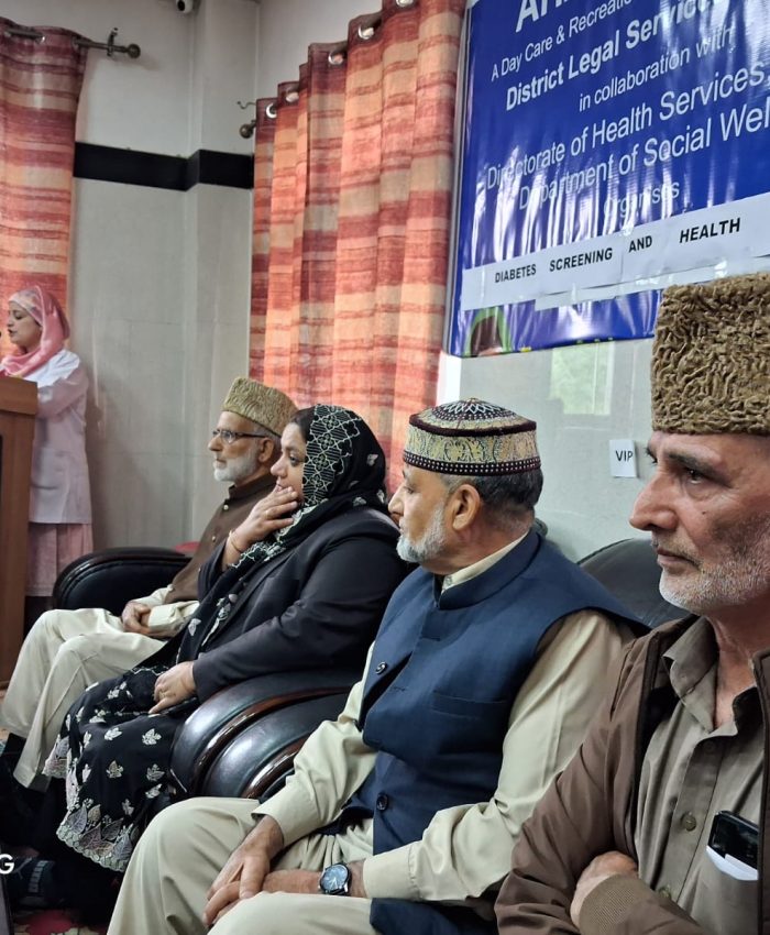 Dr Gazanfar Ali’s Kashmiri poetry book ‘Sum Nata Taar’ released