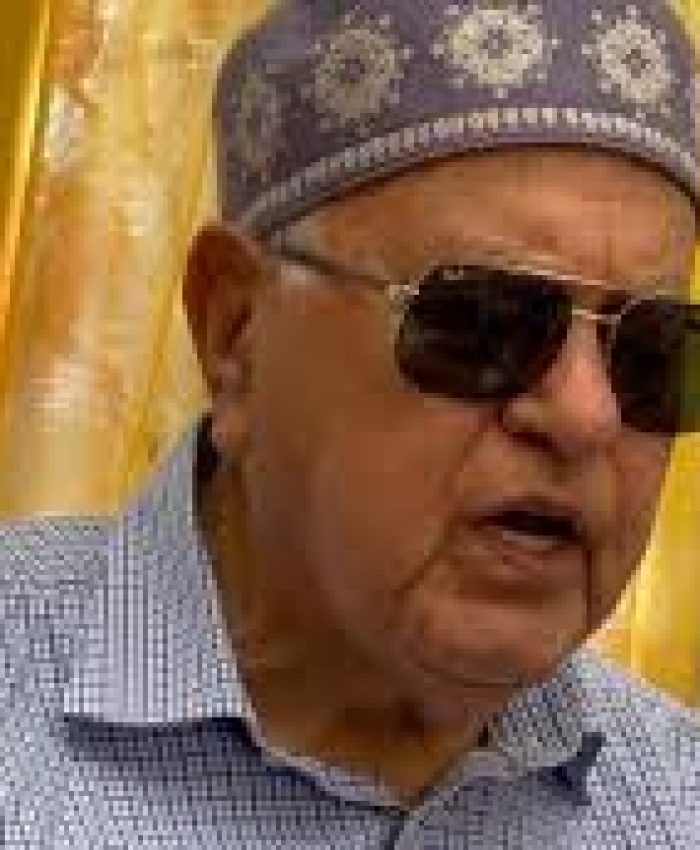 Dr Farooq Condoles Safdar Beg’s Wife’s Demise