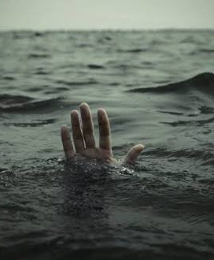 Son dies, father rescued in Bandipora drowning incident
